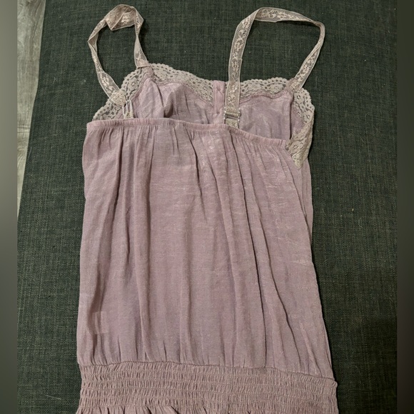 Cute lace/sheer tank top - Picture 2 of 3